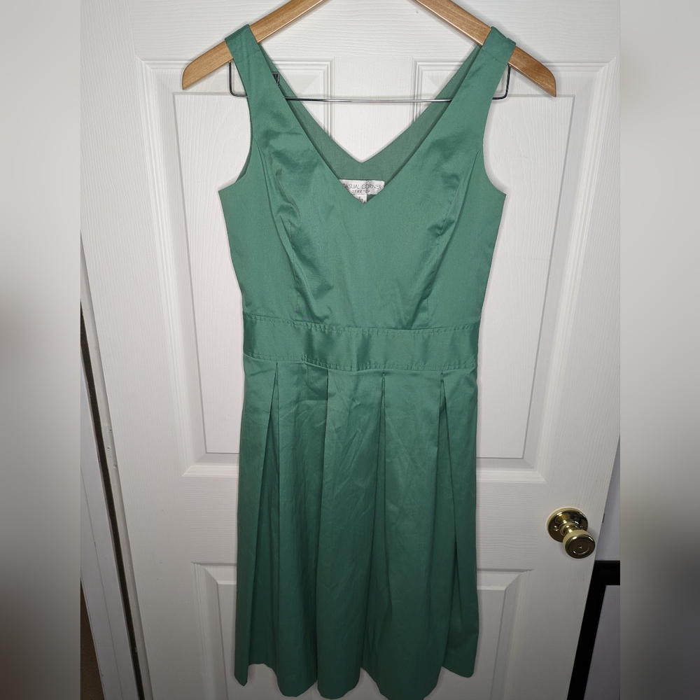 Casual corner stretch green sleeveless  dress size 2 See Condition